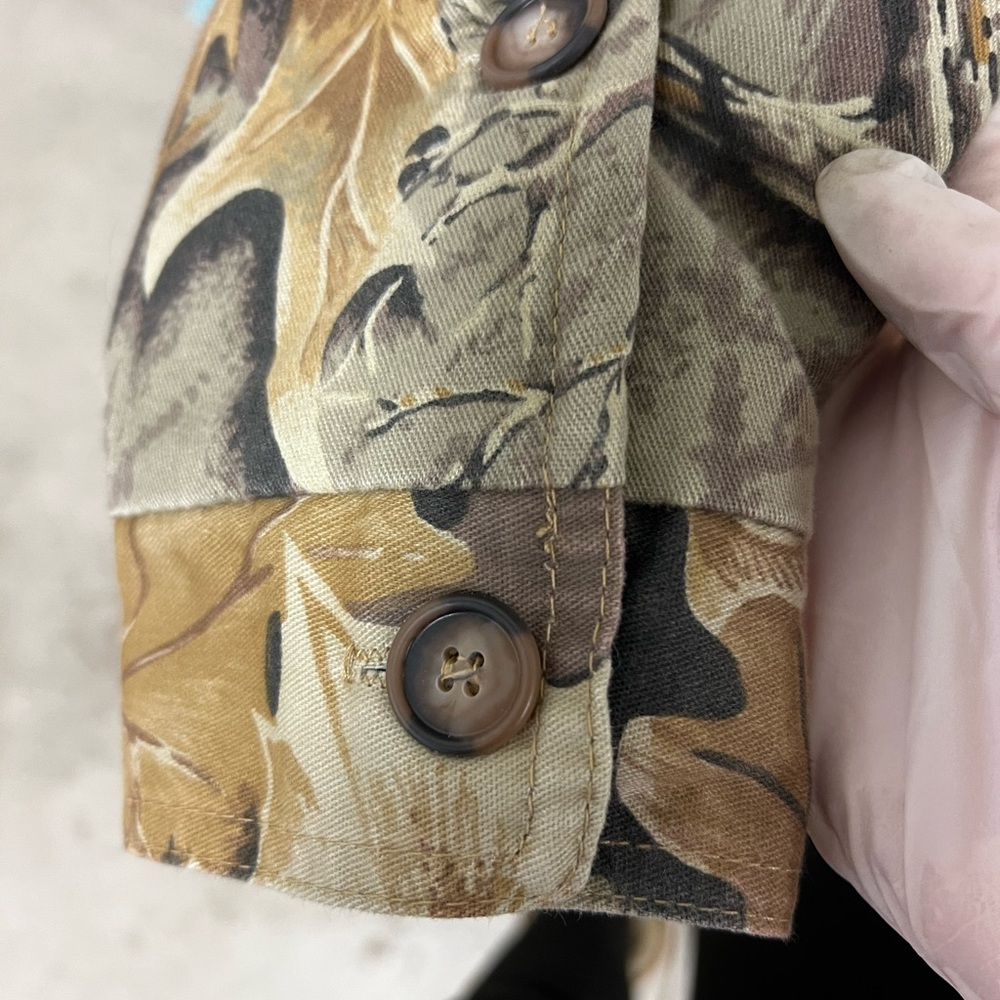 Men’s Medium RedHead Camo Hunting Button Down Jacket with Quilted Interior - Picture 6 of 12